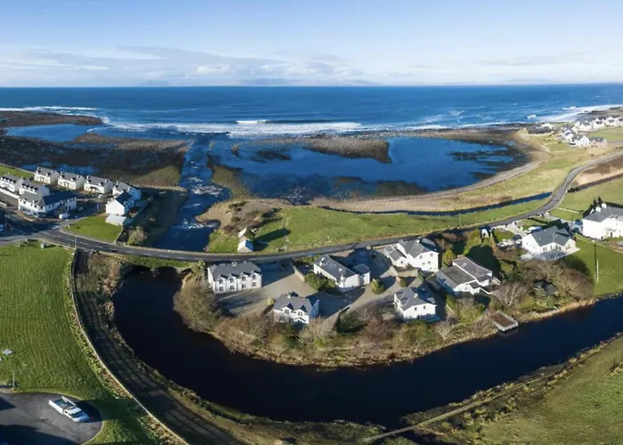 Beautiful Coastal House At The Drowes Rivermouth
