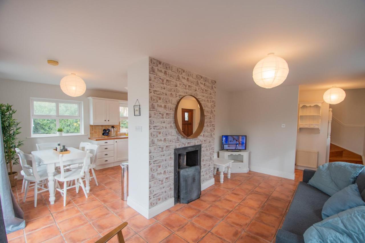 Beautiful Coastal House At The Drowes Rivermouth