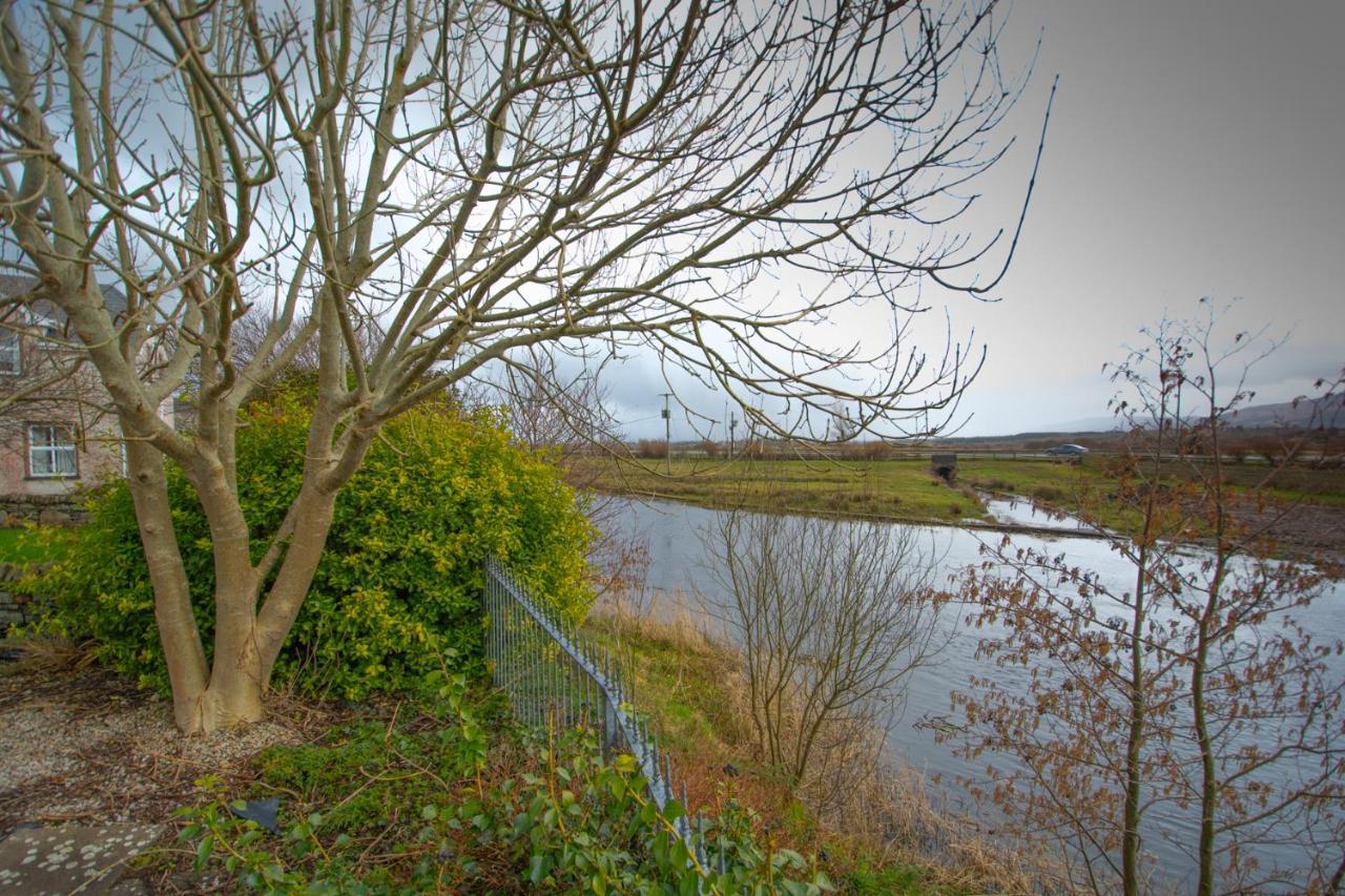 Beautiful Coastal House At The Drowes Rivermouth *